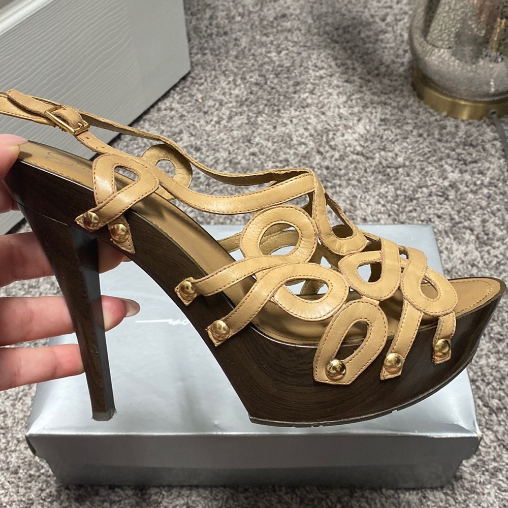 Jessica Simpson Genaviv Cognac heels